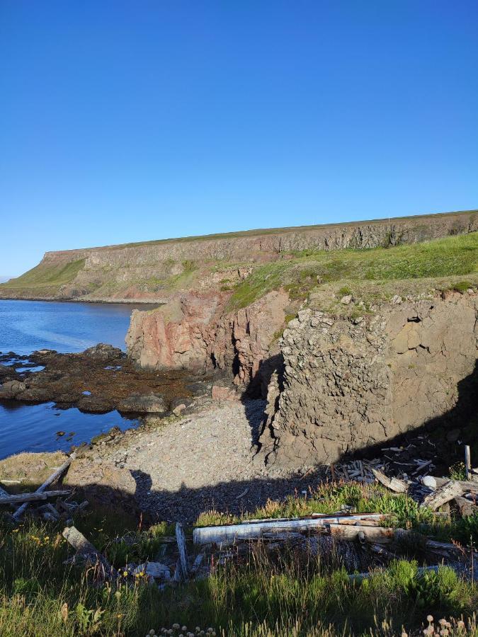 Happy-Cove Guesthouse - By The Sea Bakkafjorthur エクステリア 写真