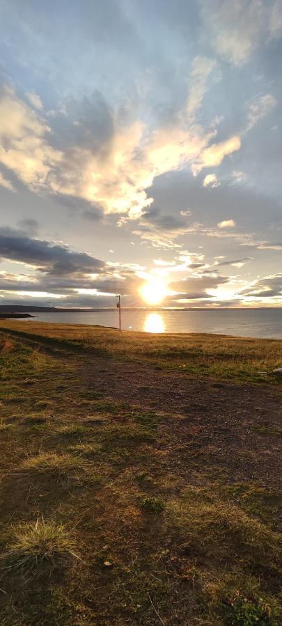 Happy-Cove Guesthouse - By The Sea Bakkafjorthur エクステリア 写真