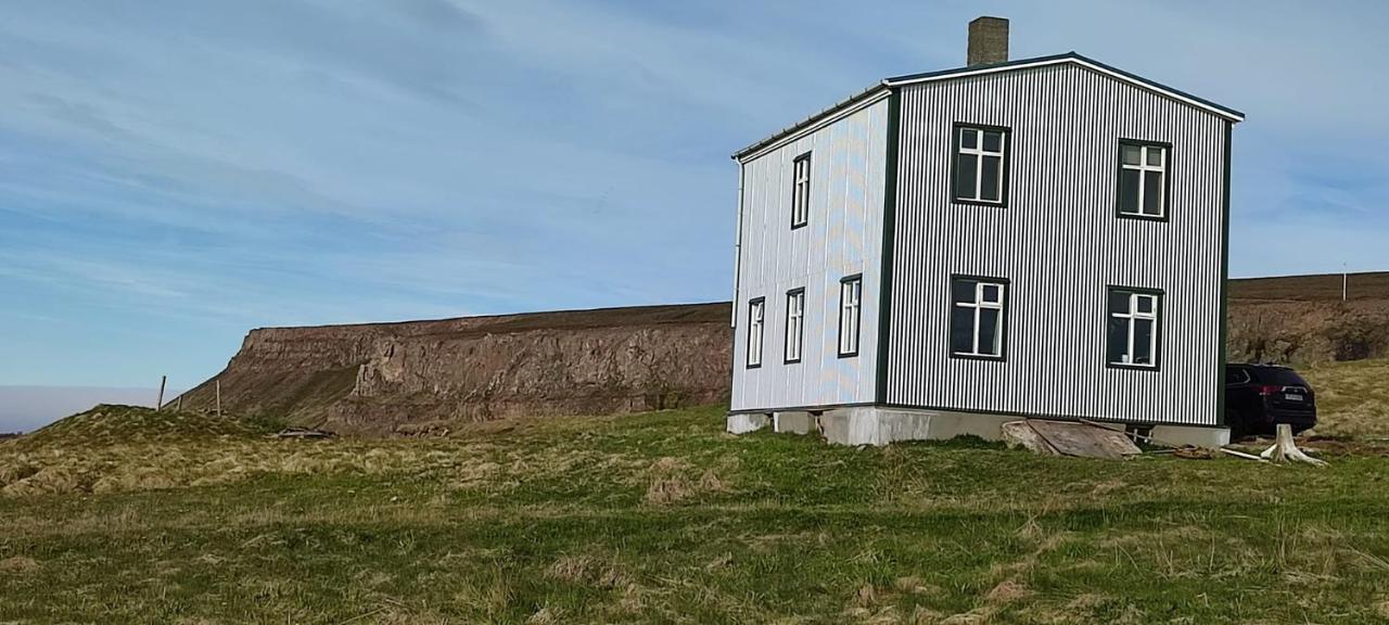 Happy-Cove Guesthouse - By The Sea Bakkafjorthur エクステリア 写真