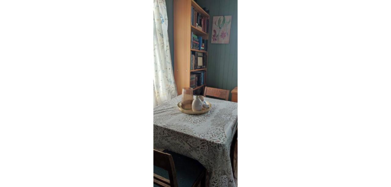 Happy-Cove Guesthouse - By The Sea Bakkafjorthur エクステリア 写真