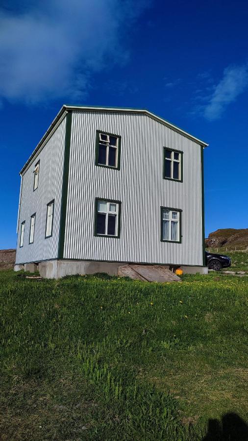 Happy-Cove Guesthouse - By The Sea Bakkafjorthur エクステリア 写真