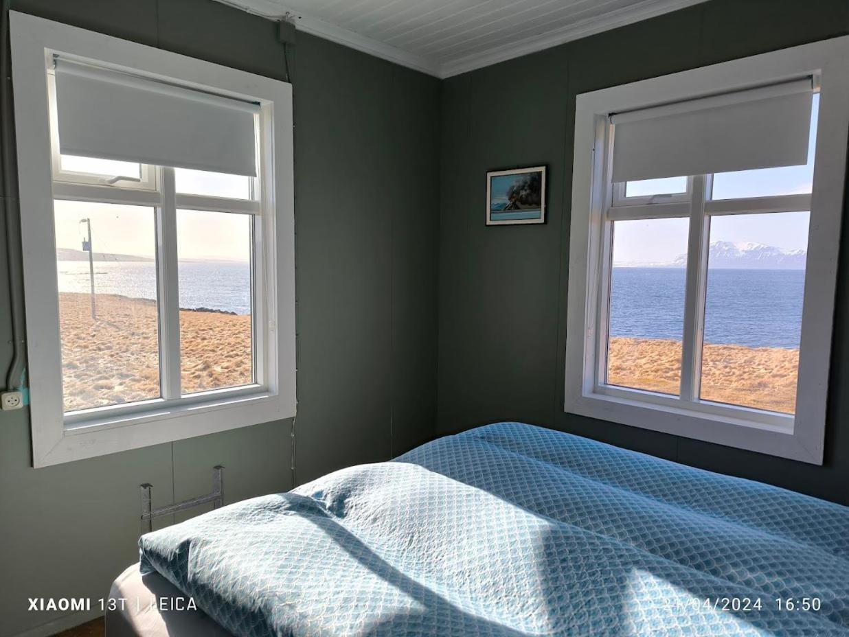 Happy-Cove Guesthouse - By The Sea Bakkafjorthur エクステリア 写真