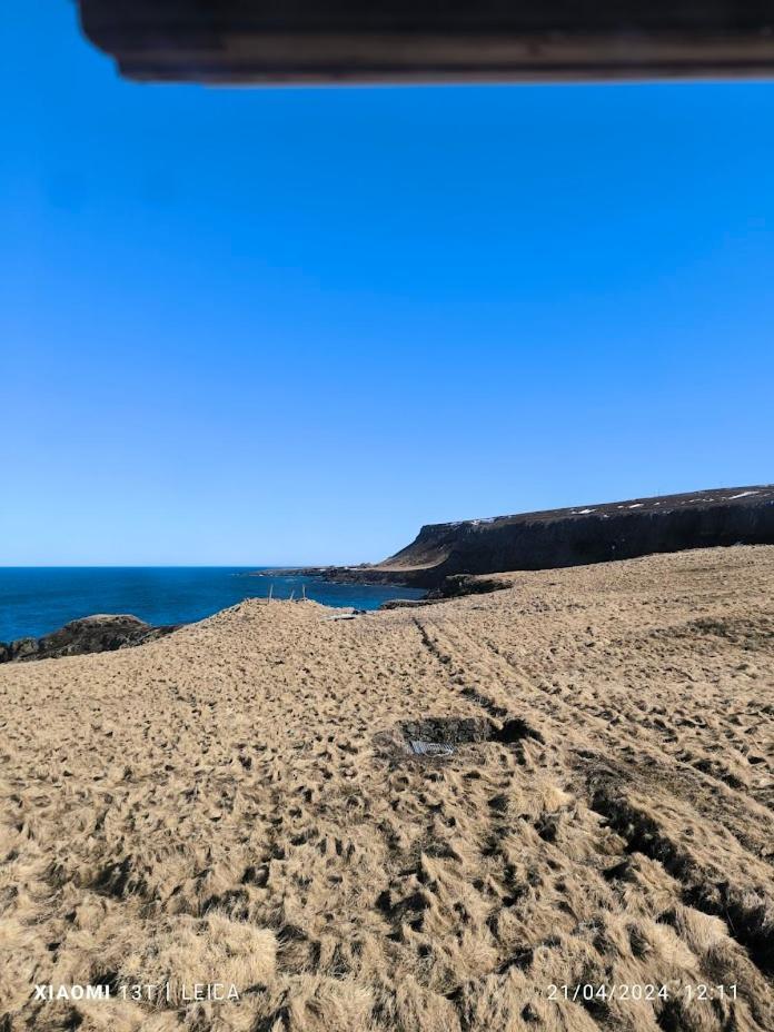 Happy-Cove Guesthouse - By The Sea Bakkafjorthur エクステリア 写真